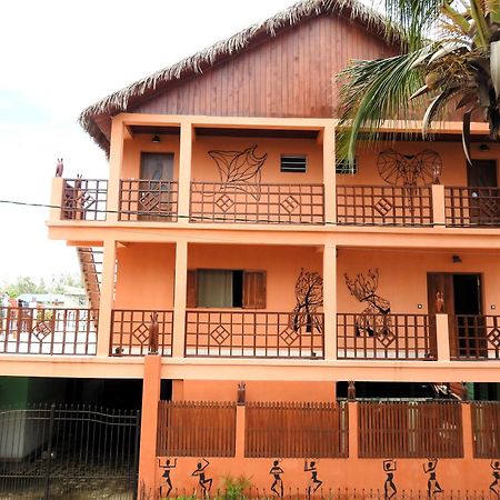 Hotel Trecicogne Morondava Exterior photo